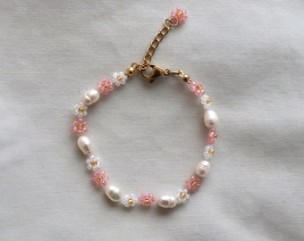 Sakura Flower Bead Bracelet | Cherry Blossom Bracelet | Dainty Daisy Bead Bracelet | Pearl and Flower Bead Bracelet | Gift for Her