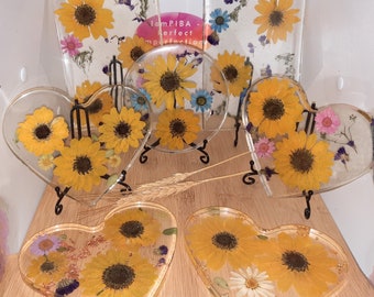 Real Sunflower Resin Keepsake with metal stand. Sunflower Decor. Sunflower Lovers. Made with dried Sunflowers, other flowers & greenery.