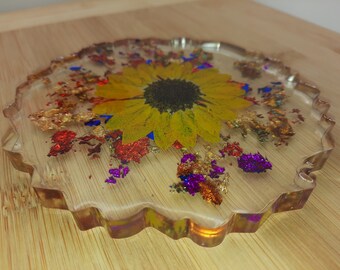 Real, dried Sunflower resin coasters with colorful flakes. Gifts for Her. Gifts for Him. Housewarming Gifts. Décor. Housewarming gifts.