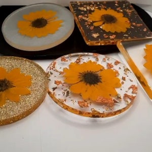 Sunflower coaster. A dried sunflower in resin. 3.93-inch circle or square coaster. The choice is yours! Housewarming Gifts. (1 Pc)