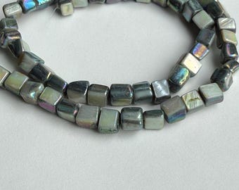 Mother-of-pearl shell beads, 5-6 mm, 40 cm strand, nuggets