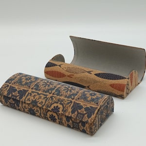 Glasses case, glasses box, handmade beautiful design made of PU leather, magnetically lockable - gift idea