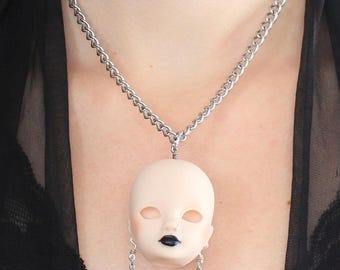 Punk-Avantgarde-Halskette mit Babypuppenkopf-Anhänger