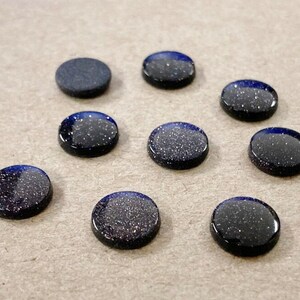 2 piezas de piedra de oro azul piedra de cabujón de forma redonda, piedra de oro azul brillante, piedra preciosa calibrada de piedra solar azul, piedra de oro para hacer joyas