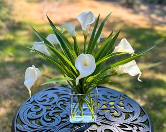 Silk Floral Centerpiece Calla Lillies Arrangement in Vase Calla Lilly Flowers Arrangement Modern Flower Arrangement Modern Floral Home Decor