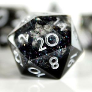 Conjunto de dados Liquid Core Sands of Time D&D, dados Black Star D&D Sharp Edge, dados artesanais com tema cósmico para jogos de RPG de mesa