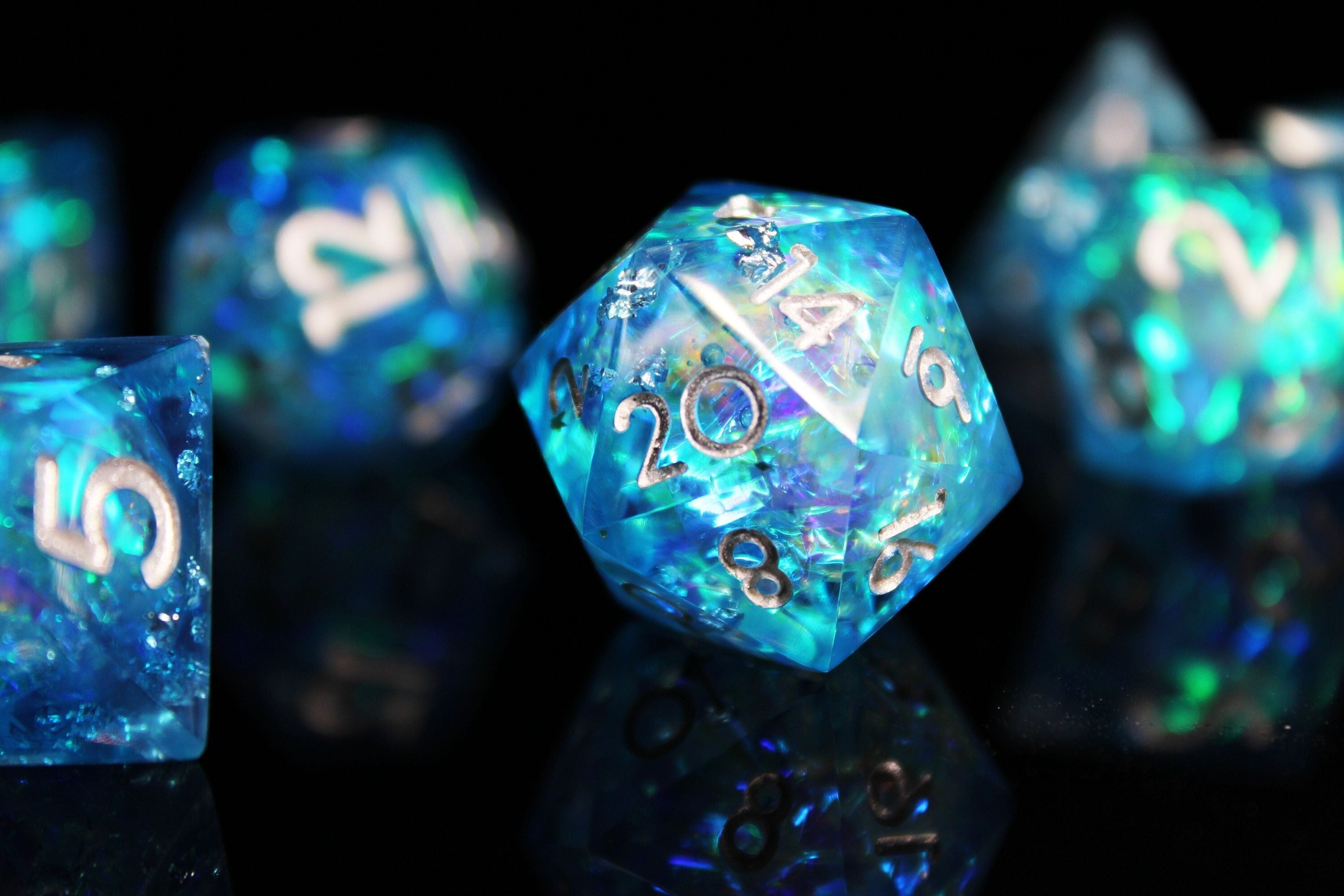 SR アンリシェイプ　EPS Silver Topaz Aesthetic Sharp Edge Dice, Icy Crystal