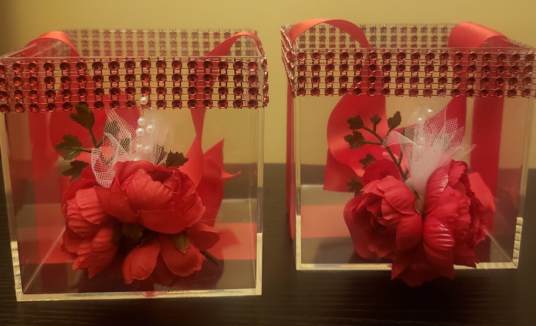 Britt Acrylic Flower Girl Basket main image 1