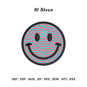 Puede incluir: Un diseño de cara sonriente con un contorno negro, con un patrón en zigzag en tonos rojos y azules. El texto "10 Sizes" está encima de la cara sonriente. Debajo, los tipos de archivo: DST, EXP, HUS, JEF, PES, SEW, VP3, XXX.