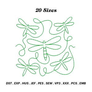 Puede incluir: Diseño de libélulas bordadas en verde con el texto "20 Tamaños" en la parte superior. El diseño presenta cinco libélulas conectadas por líneas fluidas. Debajo del diseño, abreviaturas de formatos de archivo: DST, EXP, HUS, JEF, PES, SEW, VP3, XXX, PCS, EMB.