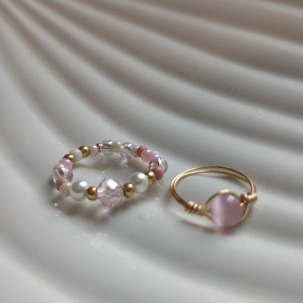 Cute pink wrapping wire ring, set of 2 cute rings, bubble gum pink, tarnish resistant wire ring, boho y2k seed bead ring, pretty pink ring