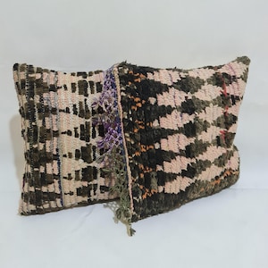 Berber pillow, vintage Moroccan rug pillowcase, vintage Berber wool cushion covers, boujaad pillow, Berber cushion