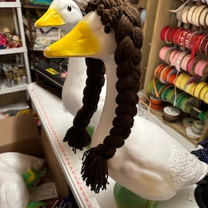 Goose wigs braids