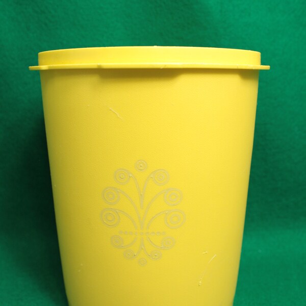 Vintage Tupperware Servalier Canister Yellow 809-5 AS-IS