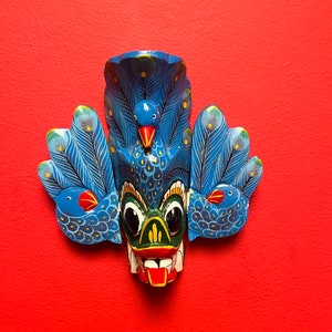 Vieux masque sri-lankais en bois de 7 pouces de haut — images sympas