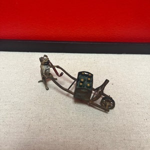 Authentieke 4 inch gesigneerde zeldzame Franz Bergman-oproep geschilderd Oostenrijks brons van een mopshond die een kar duwt — wow