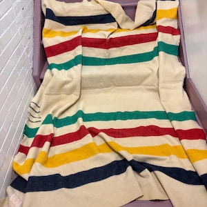 4 stripes - Beautiful authentic HBC Hudson Bay Company antique blanket - pretty good condition with couple issues- see photos - HBC