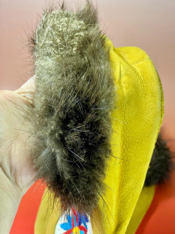 Indigenous First Nations Leather Embroidered Mocc… - image 4