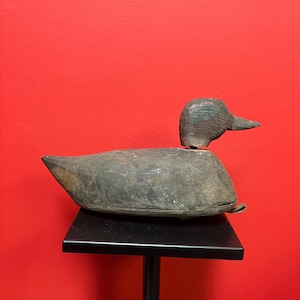 Beautiful primitive Canadian duck decoy— 11 x 6” high in antique condition — wonderful example — duck decoy