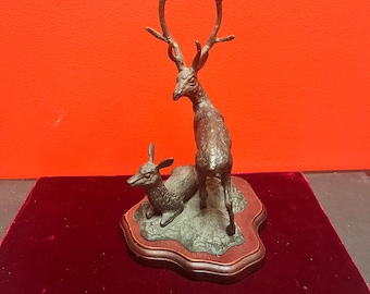 ブロンズ鹿の彫刻本物のブロンズ鹿、大きなアカシカの像印象的なサイズ