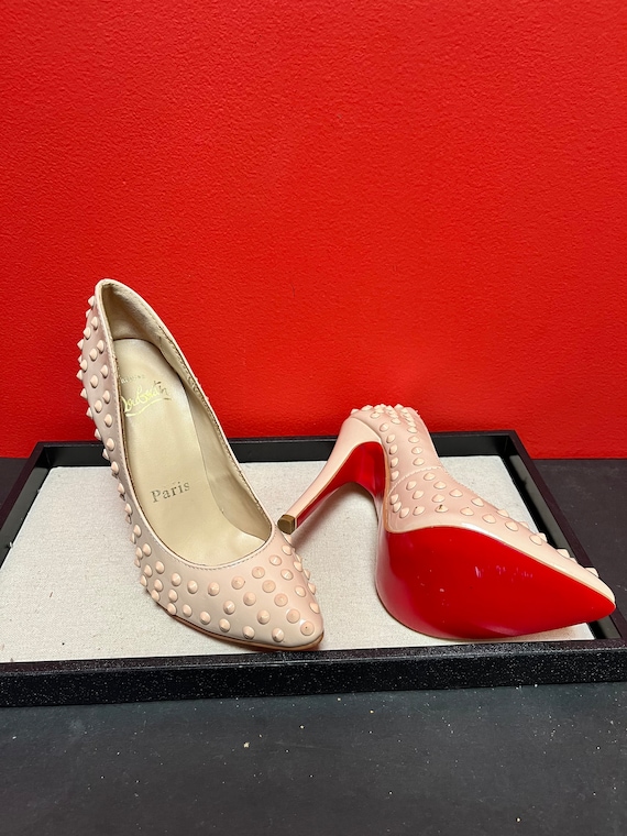 Fabulous authentic Christian Louboutin pumps — siz