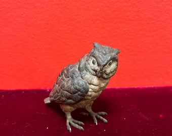 ミニチュアのフィギュア 葉ににわとりビエナブロンズ