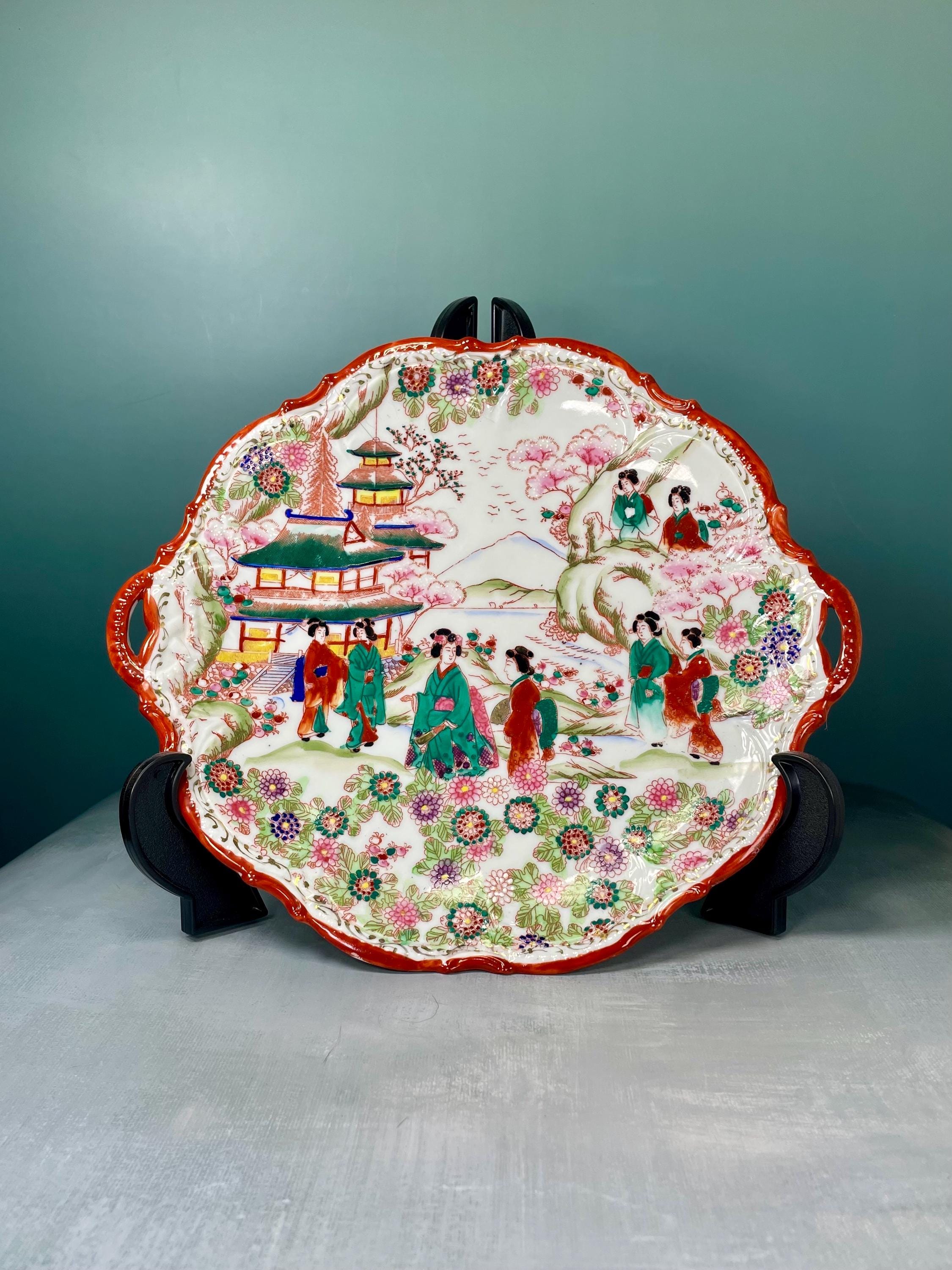 Antiker japanischer Chinoiserie handbemalter traditioneller Geisha-Mädchenteller