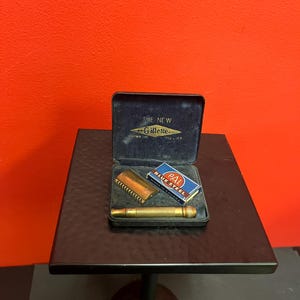 Rasoir Gillette antique très cool avec des lames d'origine comme neuves dans la boîte d'origine - cadeau incroyable - wow