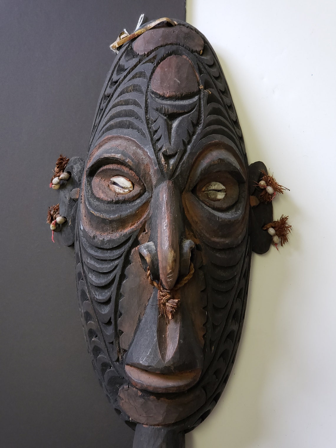Papua-Neuguinea Holz geschnitzte Maske mit Puka Muschelaugen | Etsy