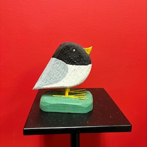 Beautiful 6 x 4” wide folk art painted wooden bird — great look - perfect gift