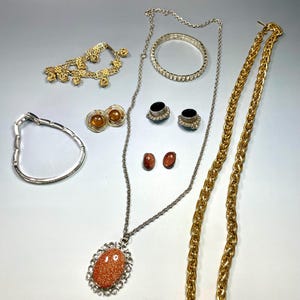 Lot of Jewelry — Nice Variety