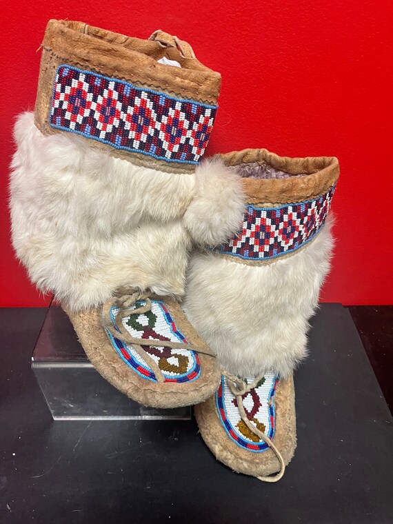 Stunning 9 X 10 Long Indigenous Canadian Pacific Northwest Coast Moccasin Boots With Beading Wow Good Antique Condition Etsy UK