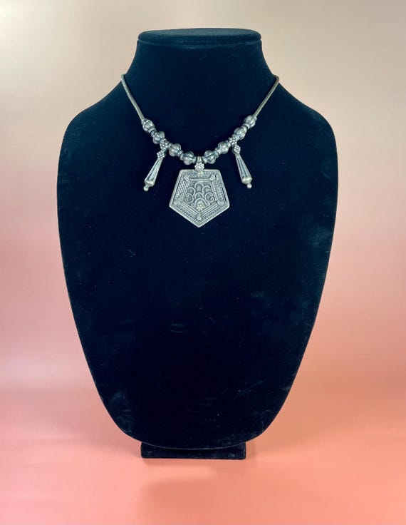 Intricately Designed Pentagon-Shaped Tibetan Neck… - image 1