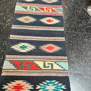 Oszałamiająca autentyczna tkanina Navajo o wymiarach 77 x 15 cali — cudowne kolory — wow