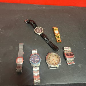 Group of 6  watches  — good value as is perfect for tinkering or reselling