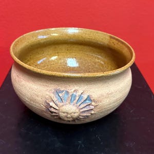 Very cool signed Southwest American pottery bowl in good condition - 5 x 3” high