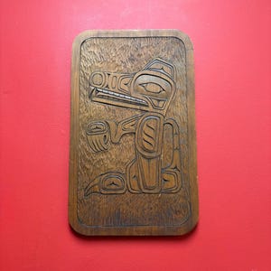 Cool Indigenous First Nations pacific north west 13 x 11 inch cedar plaque — signed — Haida wolf — great detail and quality — ready to hang
