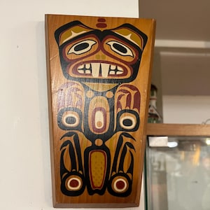 Lovely first nations Pacific Northwest Coast Beaver totem plaque on red cedar — ready to hang — great value