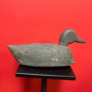 Beautiful primitive Canadian duck decoy— 11 x 6” high in antique condition — wonderful example — duck decoy