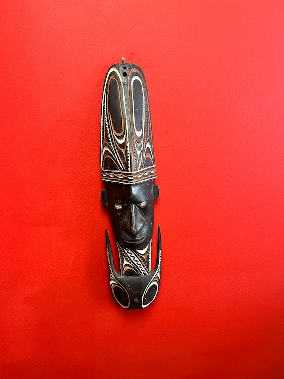 アンティーク パプア ニューギニア 23 インチ マスク、貝殻の目付き