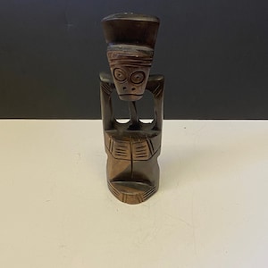 10 inch Ironwood Afrikaans gesneden figuur. — zwaar—
