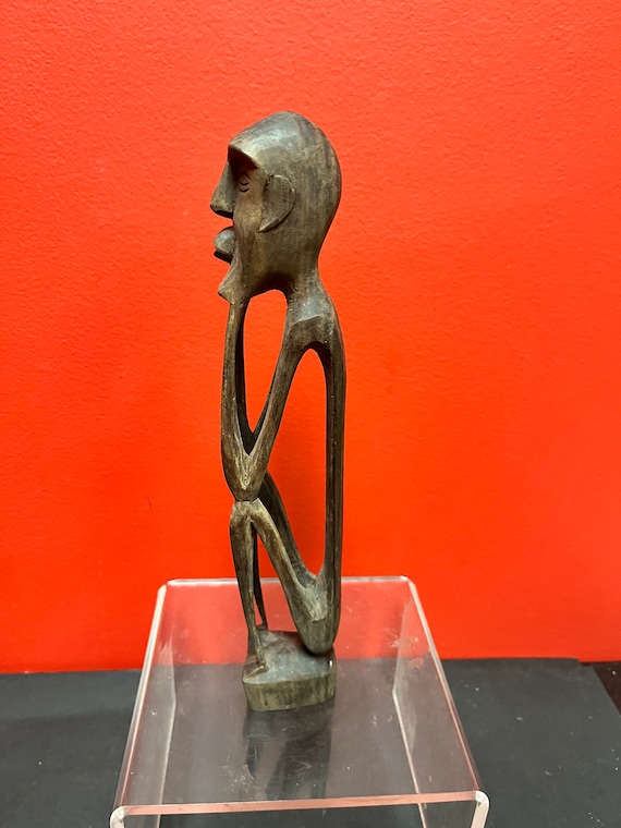 高さ11インチの美しいアフリカ様式の彫像 - 木製の古い美しさ - 完璧な