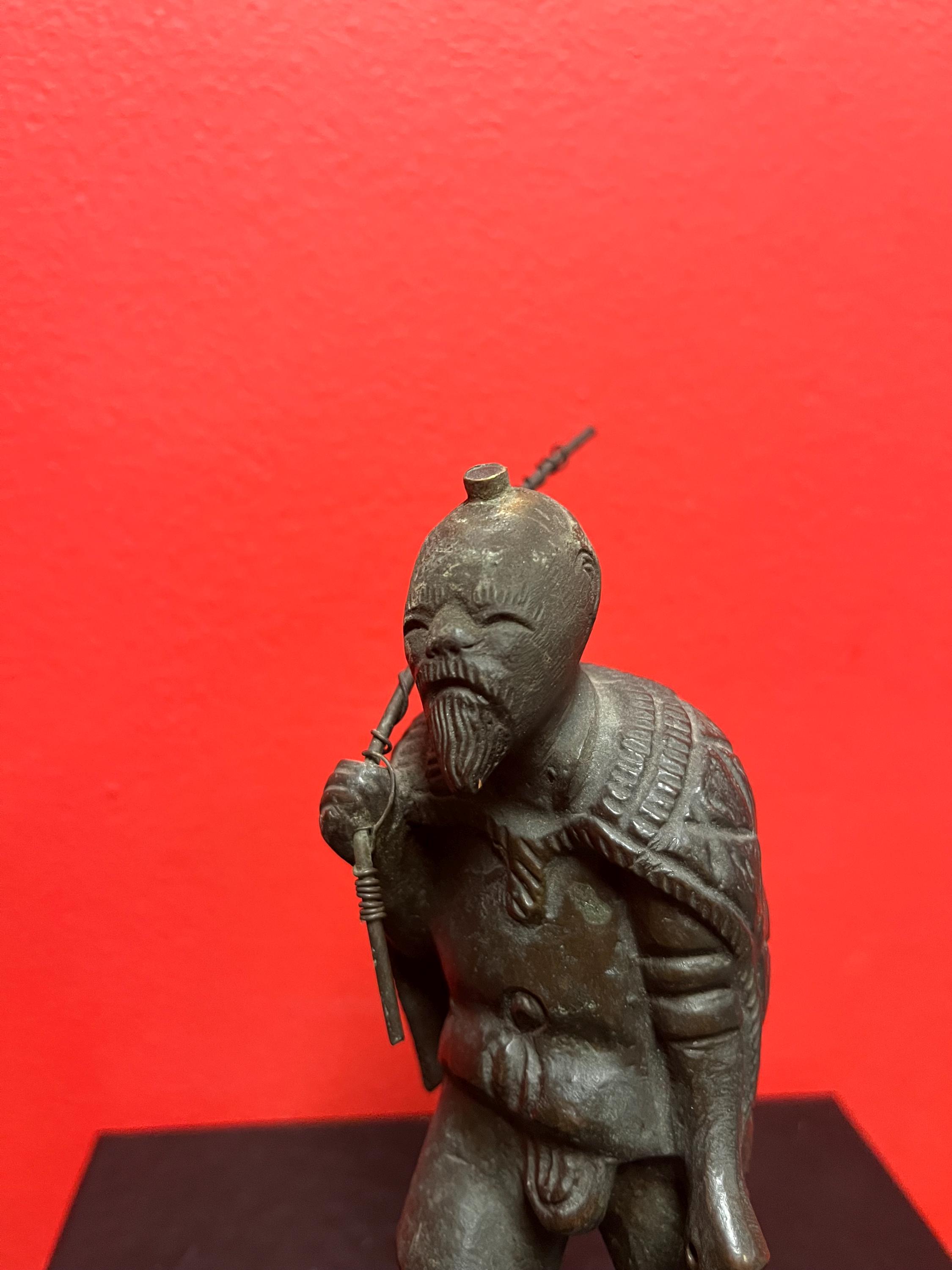 7インチのブロンズ製鋳造日本人像 — 細部まで非常に精巧に作られており