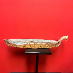 Antique 19th century Nations Pacific Northwest-coast 20  inch long model canoe- wonderful patina — not perfect condition so see photos