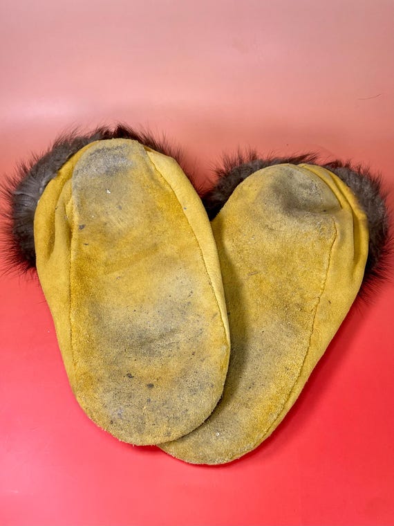 Indigenous First Nations Leather Embroidered Mocc… - image 6