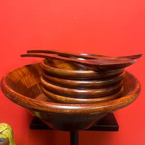 Lovely highly polished teak wood vintage salad set for 5 — amazing to use or give as a gift