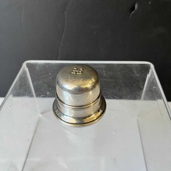 Authentic Canadian birks sterling ring box with velvet lining — mint condition and ready for a diamond I Do!! — wow wow wow!