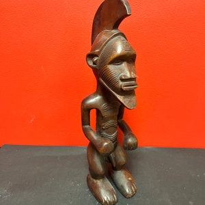 15 inch tall museum quality antique 19 century Papua New Guinea statue — wonderful condition and patina - wow