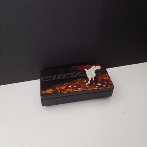 Vintage signierte afghanische Lackbox