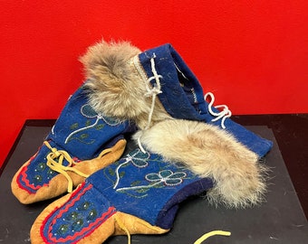 Indigenous first nations, Pacific Northwest Coast moccasin boots  — 15 x 9” long — not in good condition — low price — decoration